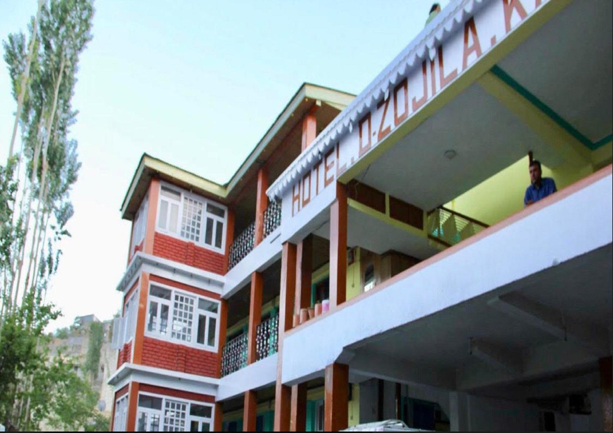 Hotel D'Zojila Kargil Exterior photo